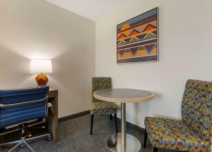Hotel Western Foothills &