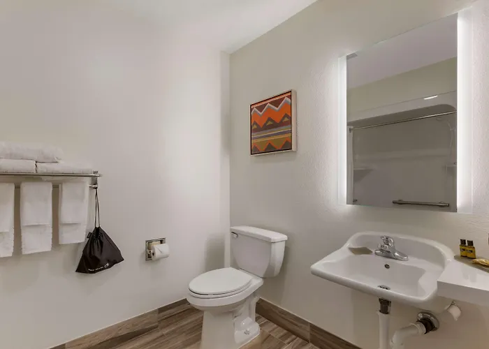 Hotel Western Foothills &
