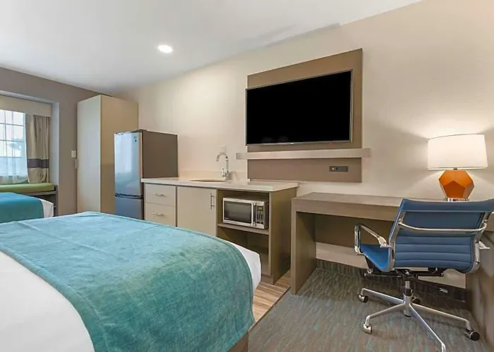 Western Foothills & Hotel